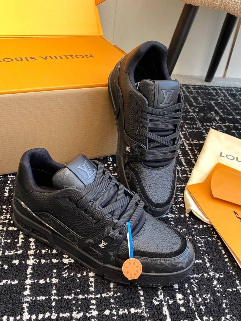 Lv Trainer Sneaker All Black double Box view 2